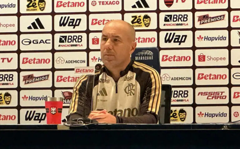 Leonardo Jardim comenta sobre Paquetá e apresenta Joaquín Freitas