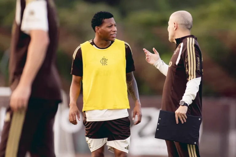 Retorno de Gonzalo Plata gera dilema para Leonardo Jardim no Flamengo