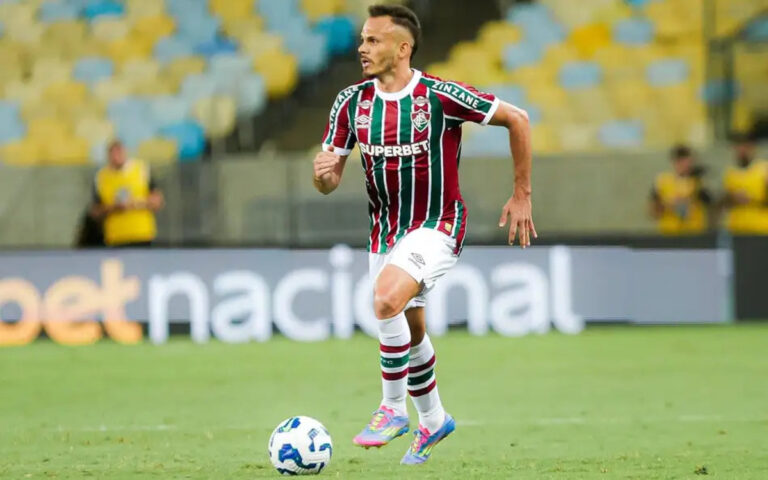 Renê desmistifica favoritismo e afirma que Fluminense é igual ao Flamengo