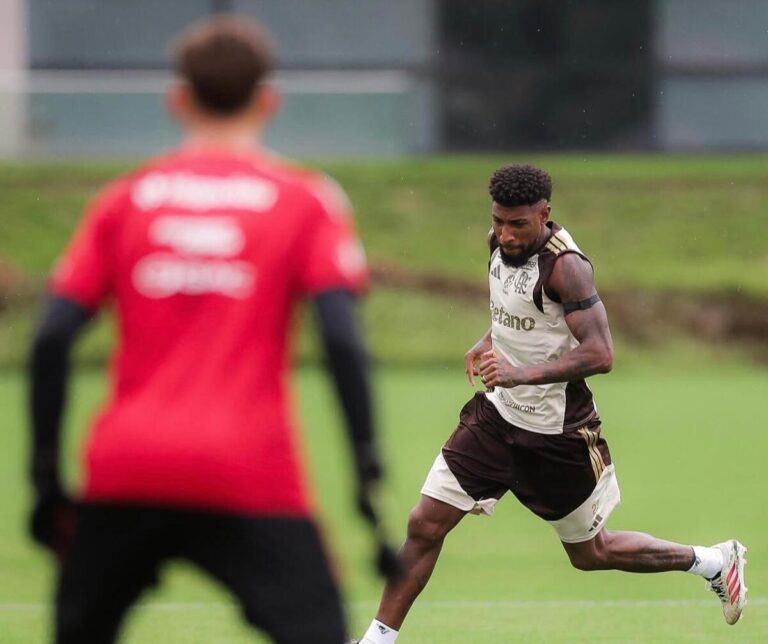Flamengo intensifica treinamentos sob comando de Leonardo Jardim antes de confronto decisivo