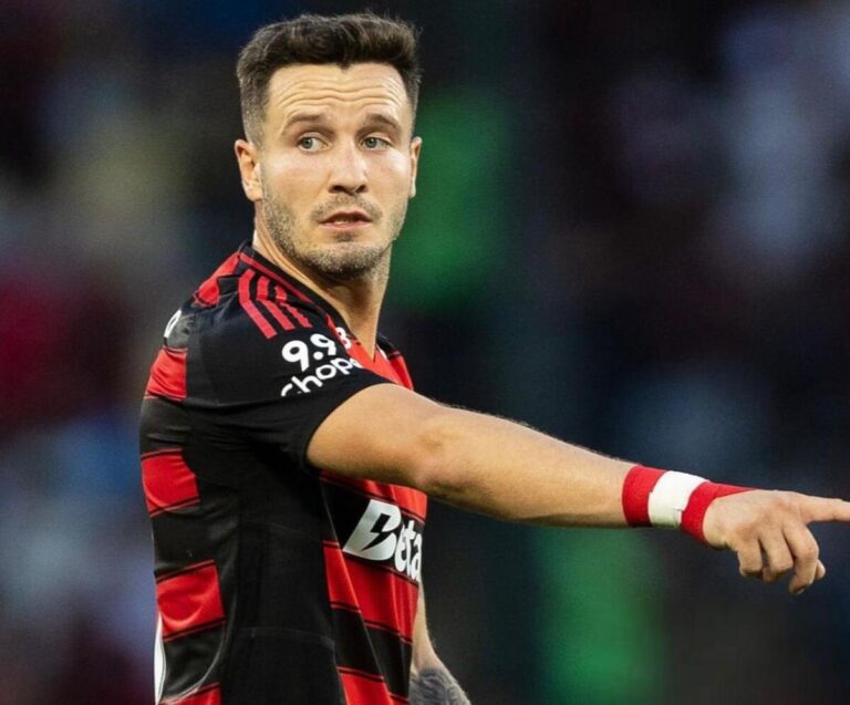 Saúl Ñiguez se destaca no Flamengo após lesão de Evertton Araújo