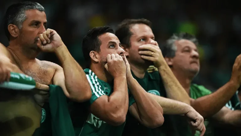 Flamengo vence Corinthians e frustra esperanças do Palmeiras