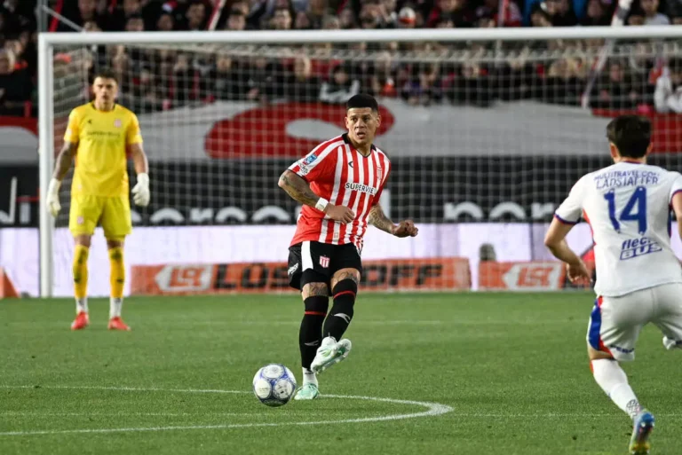 Estudiantes enfrenta crise após derrota para o San Lorenzo antes do duelo com o Flamengo