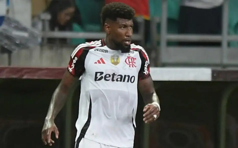 Emerson Royal fala sobre mudança de posição e preparação para confronto com o Estudiantes