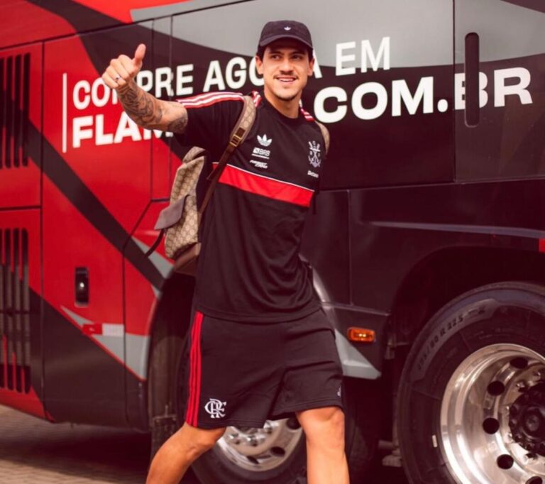 Flamengo parte para a Argentina em busca de vaga na final da Libertadores