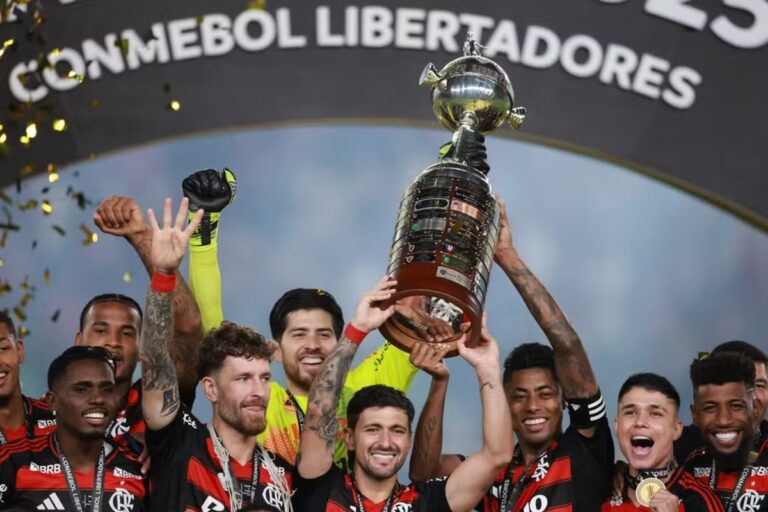 Flamengo se prepara para semifinal da Libertadores com foco na arbitragem