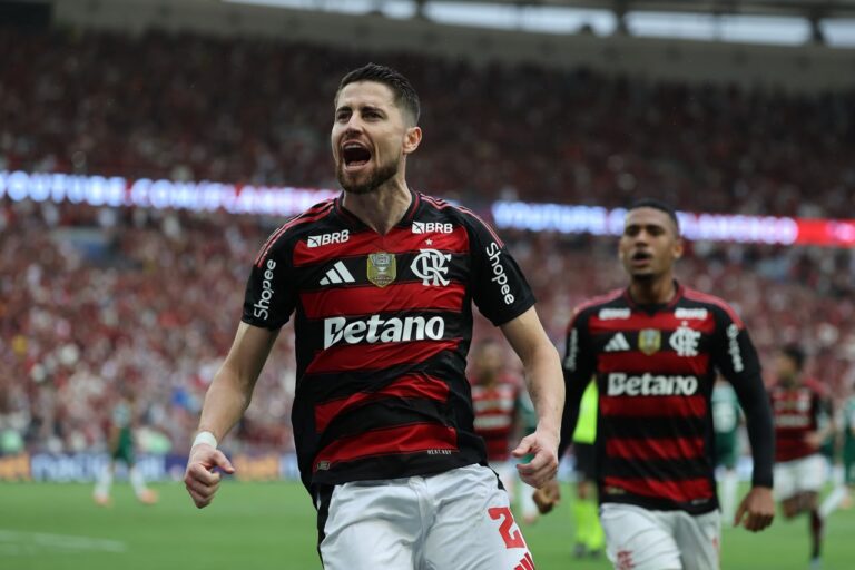 Flamengo confiante no Maracanã e com retorno de Jorginho para enfrentar Estudiantes