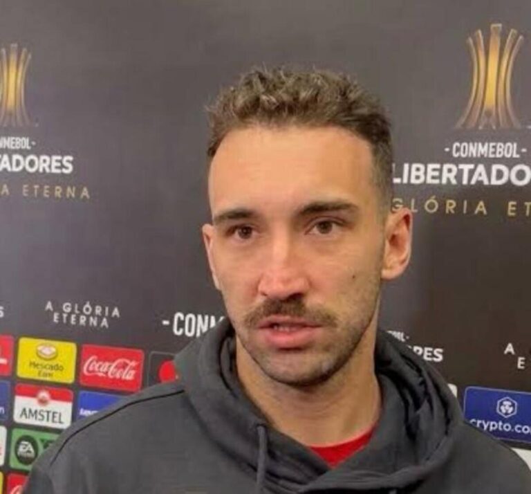 Léo Ortiz reflete sobre a eliminação do Flamengo e destaca a importância do Brasileirão