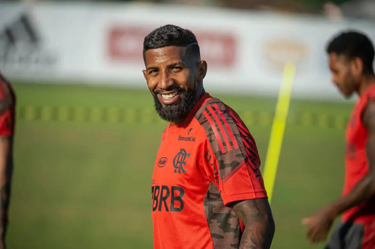 Rodinei destaca sua escolha pelo Santos e menciona Flamengo em retorno ao Brasil