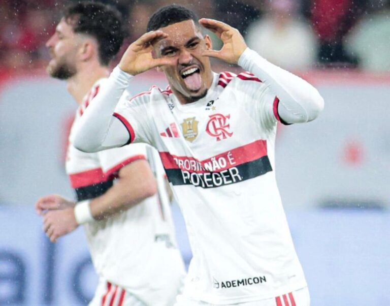Samuel Lino é eleito o ‘Craque da Torcida’ após vitória do Flamengo contra o Vasco