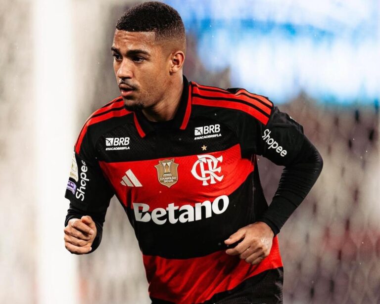 Flamengo Rejeita Oferta de R$ 140 Milhões por Samuel Lino e Mantém Atacante no Elenco