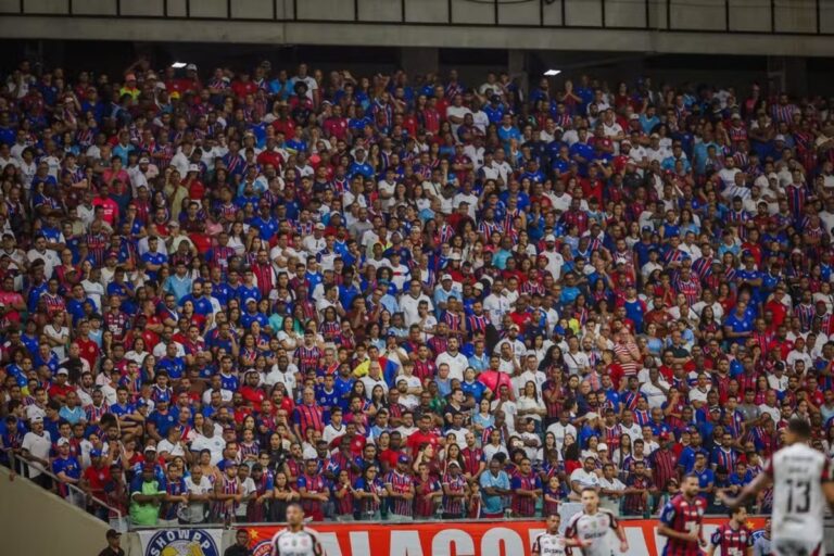 Flamengo atrai multidão de 47 mil torcedores em Salvador
