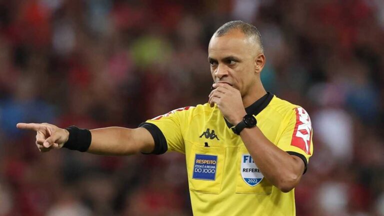 Arbitragem definida para o jogo Bahia x Flamengo no Brasileirão